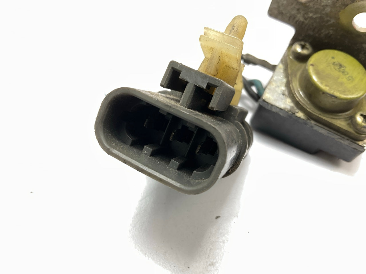 USED #513 - Power Ignition Transistor OEM For 84-86 Nissan 300zx Z31 22020-12P11