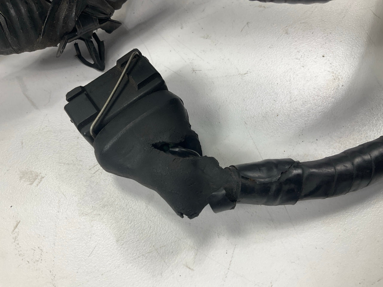 USED - Engine Injector Wire Harness. Non Turbo OEM For 1993 Nissan 300zx Z31