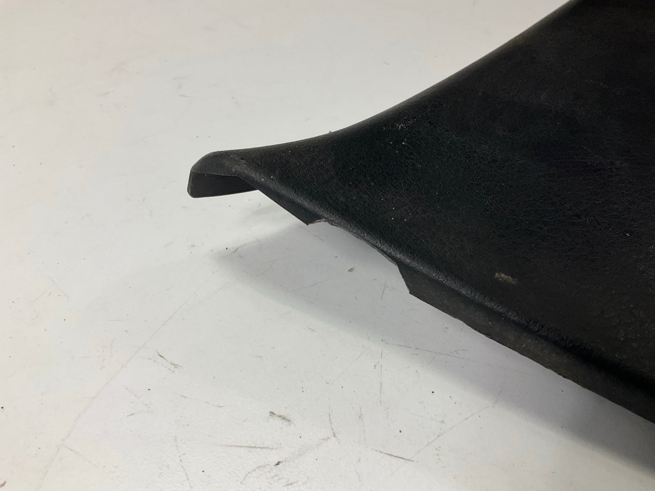 USED - ROUGH, SEE PHOTOS Hatch Finisher Center Panel Black For 90-92 300zx Z32