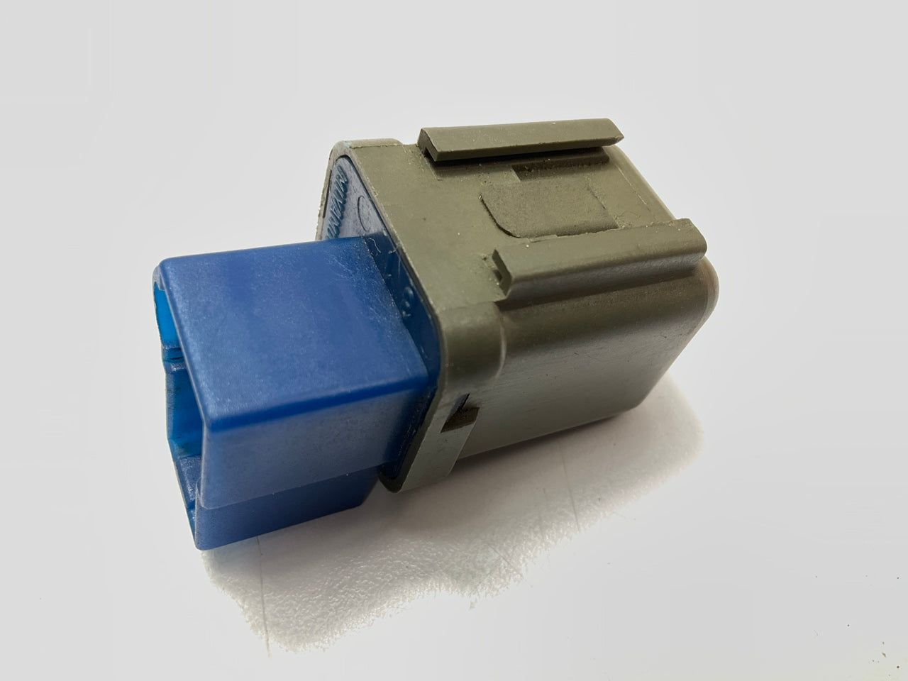 USED OEM 25630-C9960 Multi-purpose 3-Pin Gray/Blue Relay For Nissan