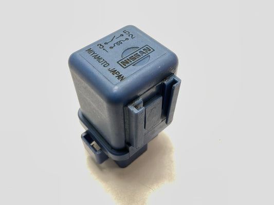 USED #556 - 4-pin A/C Air Conditioning Control Relay 25230-C9980