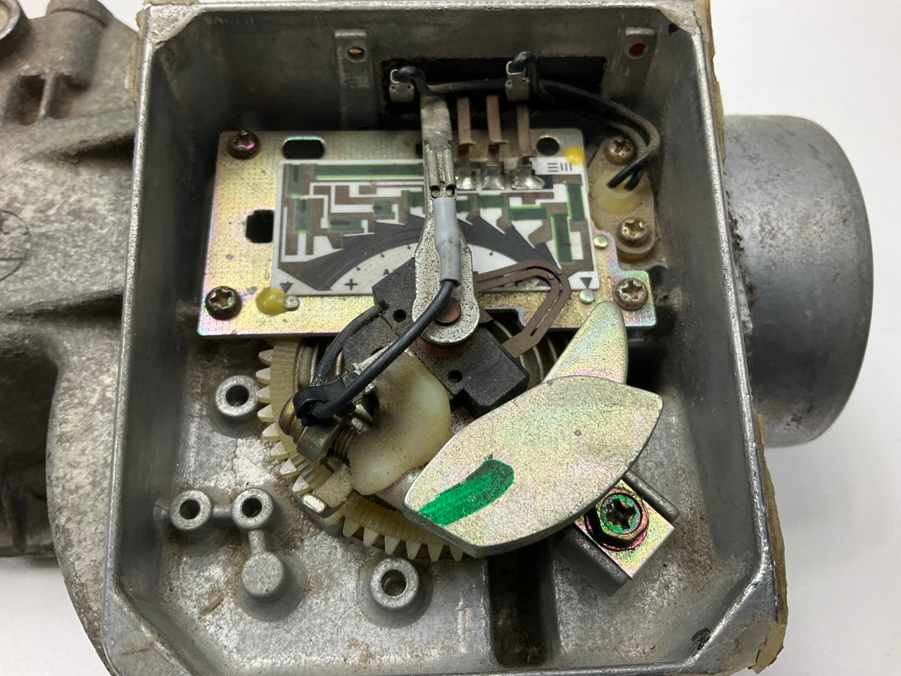 USED #601 Air Flow Meter AFM Sensor A31 622 42 For 1979-1983 Datsun 280zx