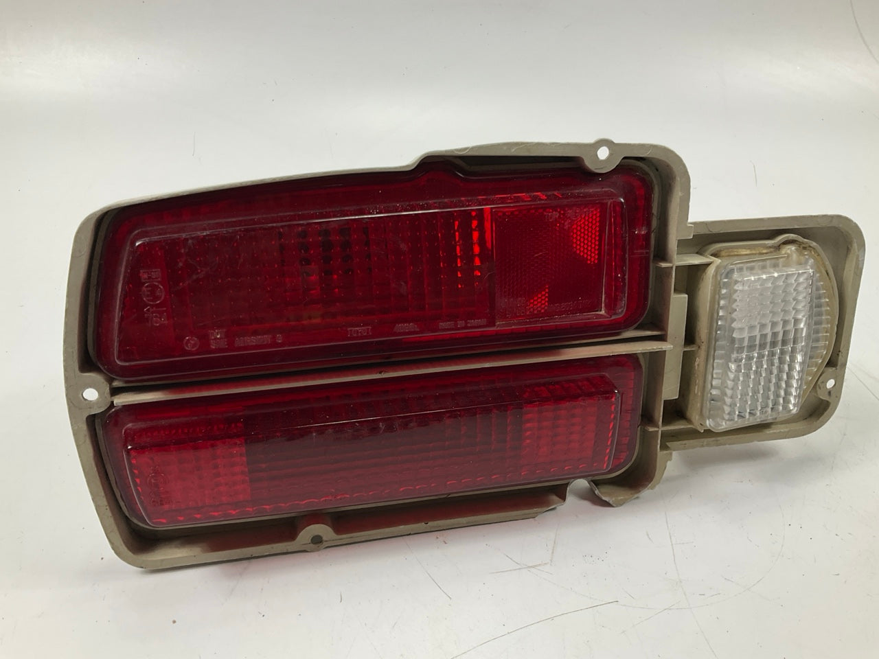 USED # 625, SEE PHOTOS - Left Drivers Taillight Tail Lamp For 75-78 Datsun 280z