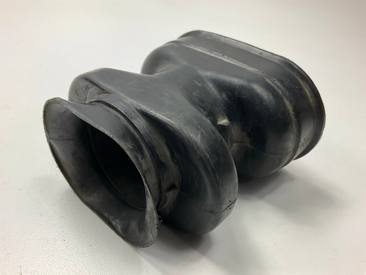 USED Air Intake Air Box Airbox Housing Duct Tube 62860-01P03 For 84-89 300zx Z31