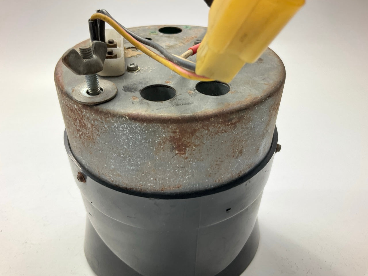 USED #643 - 4-wire Tachometer Gauge OEM For 1970-1973 Datsun 240z