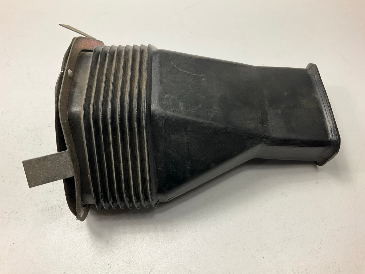 USED # 690 - Center Heater Dash Air Vent OEM For 1970-1973 Datsun 240z