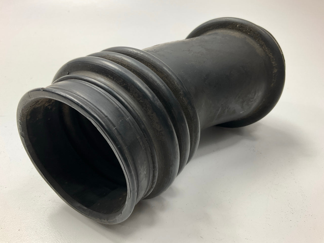 USED #699 MAF Intake Duct Air Tube Hose 1657811P00 OEM For 84-89 300ZX Z31 Turbo