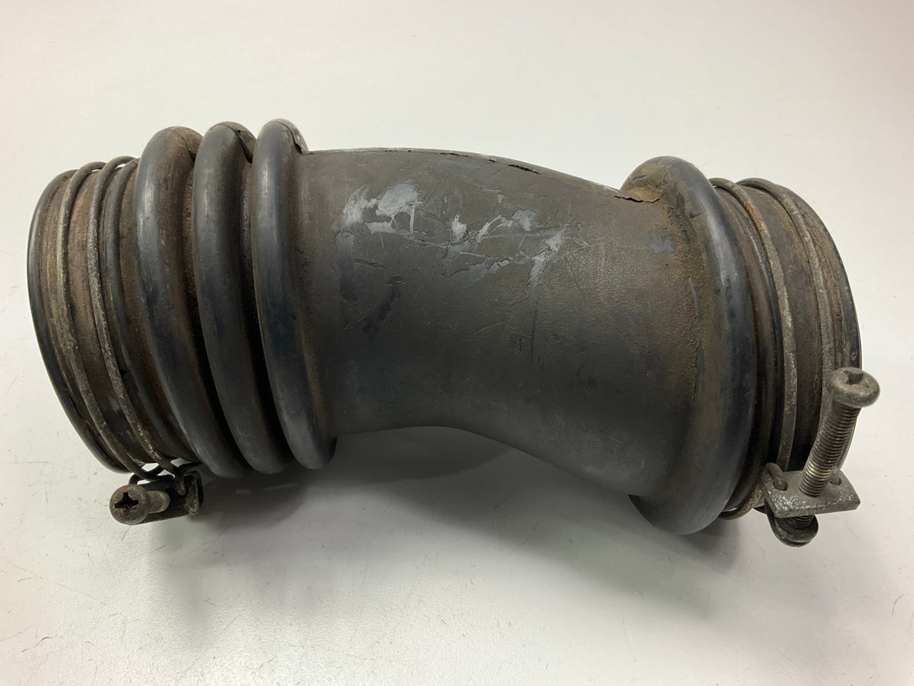 USED #700 MAF Intake Duct Air Tube Hose OEM For 84-89 300ZX Z31 Turbo 1657811P00