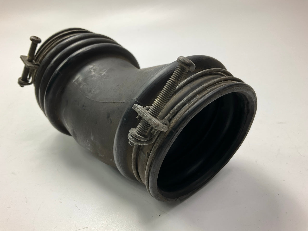 USED #700 MAF Intake Duct Air Tube Hose OEM For 84-89 300ZX Z31 Turbo 1657811P00