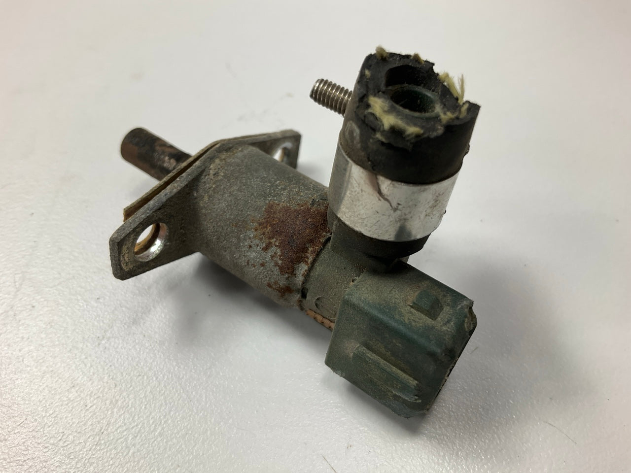 USED - Cold Start Fuel Injector Valve OEM Jecs For 1975-1978 Datsun 280z