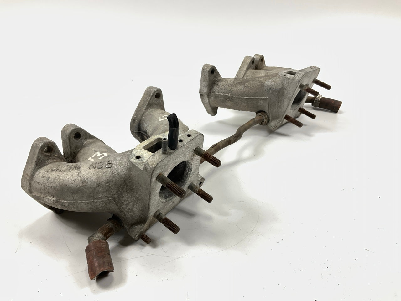 USED - ''E46'' SU Carburetor Intake Manifold For 1970-1974 Datsun 240z 260z
