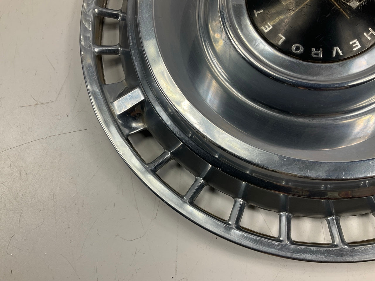 USED - OEM GM 1961 Chevrolet Chevy Corvette Racing Flag Hub Cap Wheel Cover