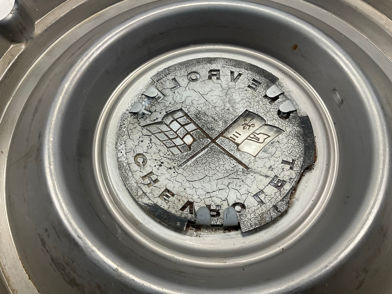 USED - OEM GM 1961 Chevrolet Chevy Corvette Racing Flag Hub Cap Wheel Cover