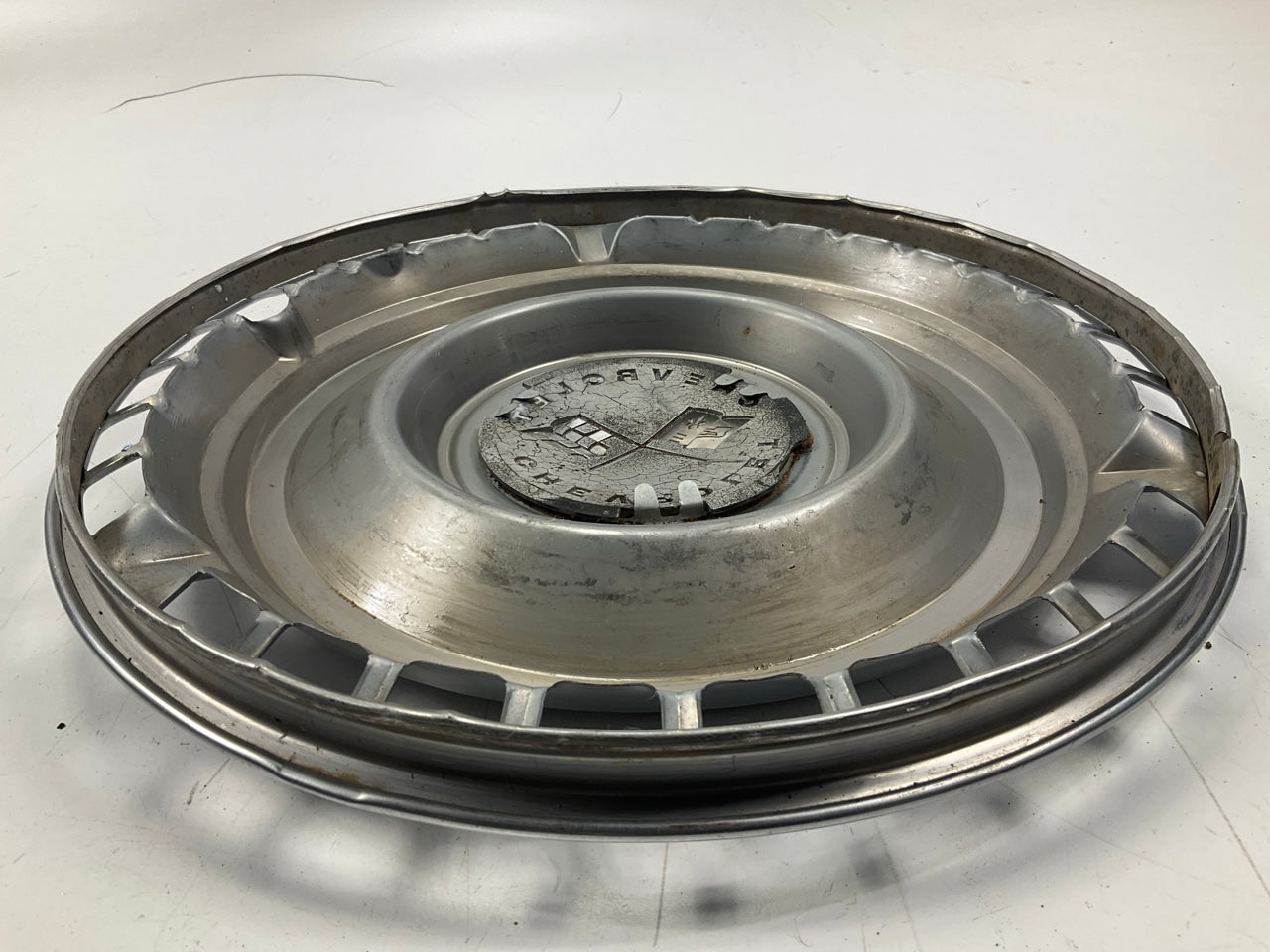 USED - OEM GM 1961 Chevrolet Chevy Corvette Racing Flag Hub Cap Wheel Cover