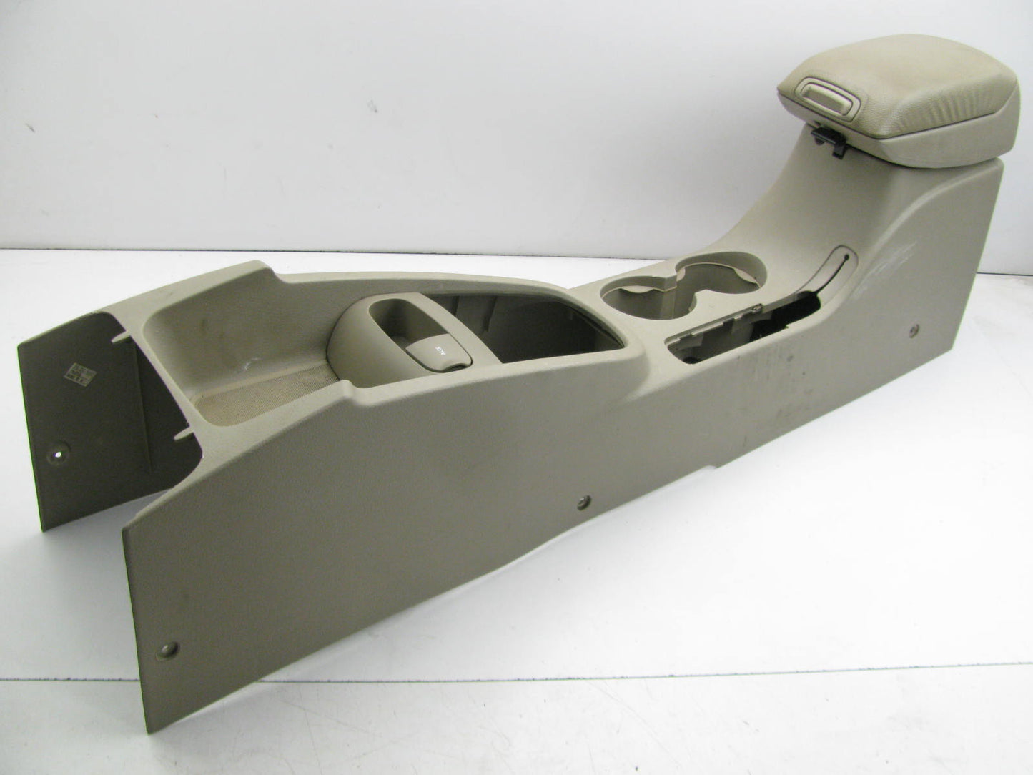 USED- TAN Complete Center Console Assembly OEM For 2007-2009 Kia Spectra