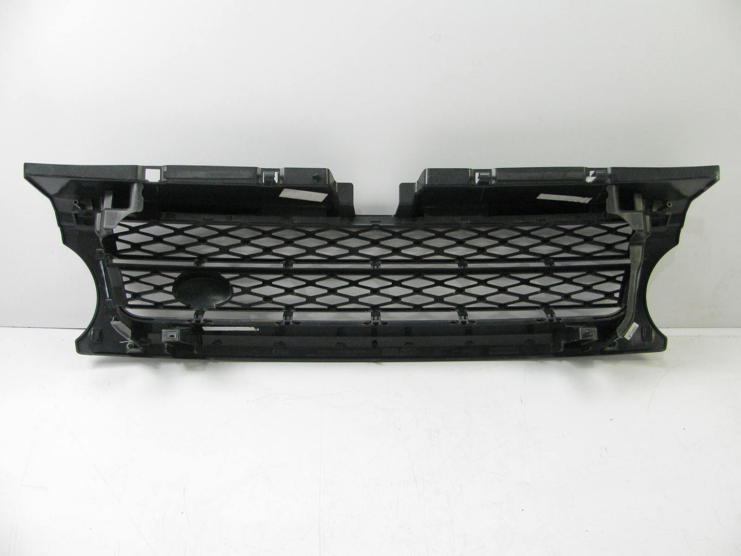 USED - FRONT GRILLE AH32-8138-AW BLACK For 2010-2013 Range Rover