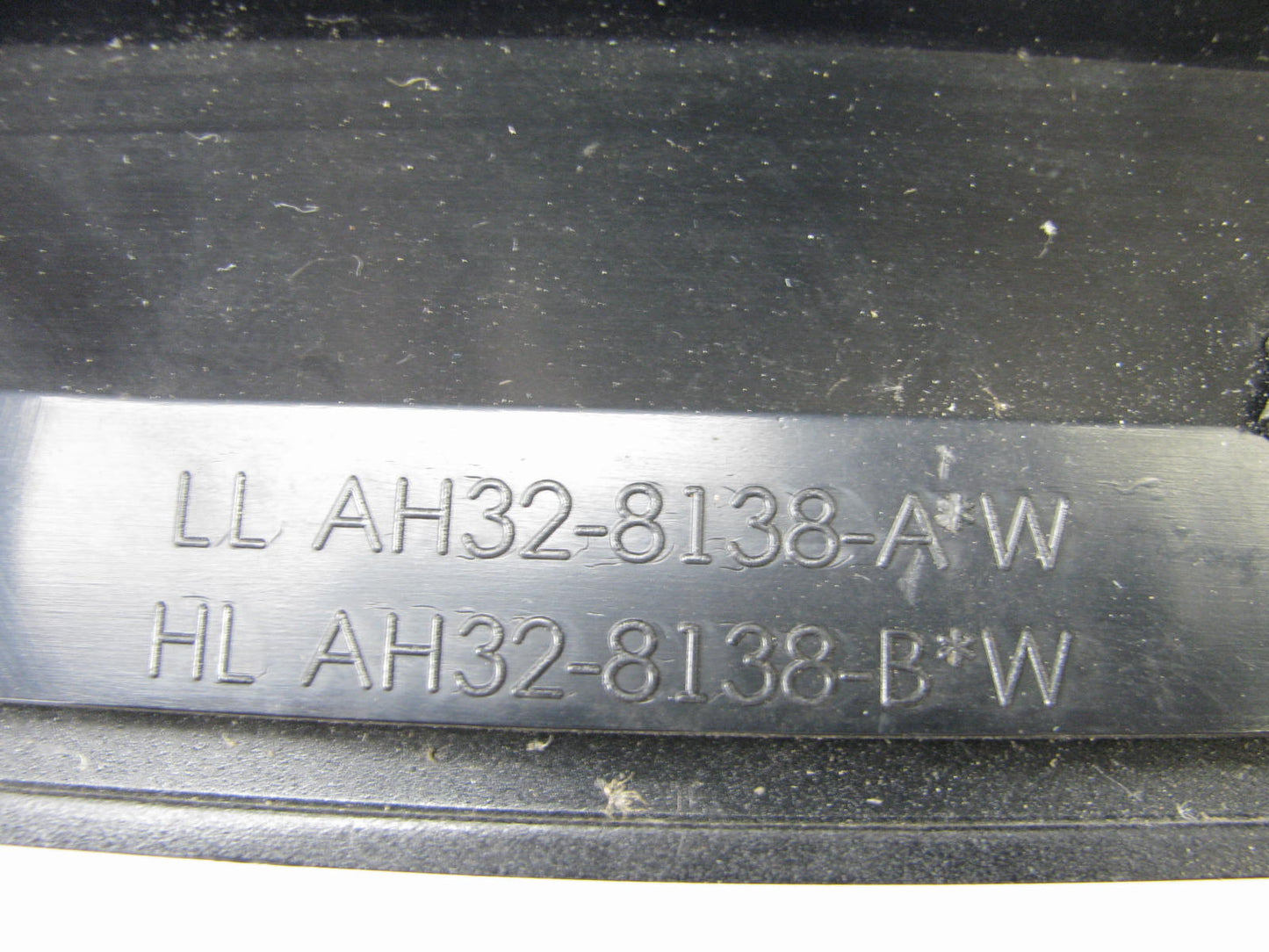 USED - FRONT GRILLE AH32-8138-AW BLACK For 2010-2013 Range Rover