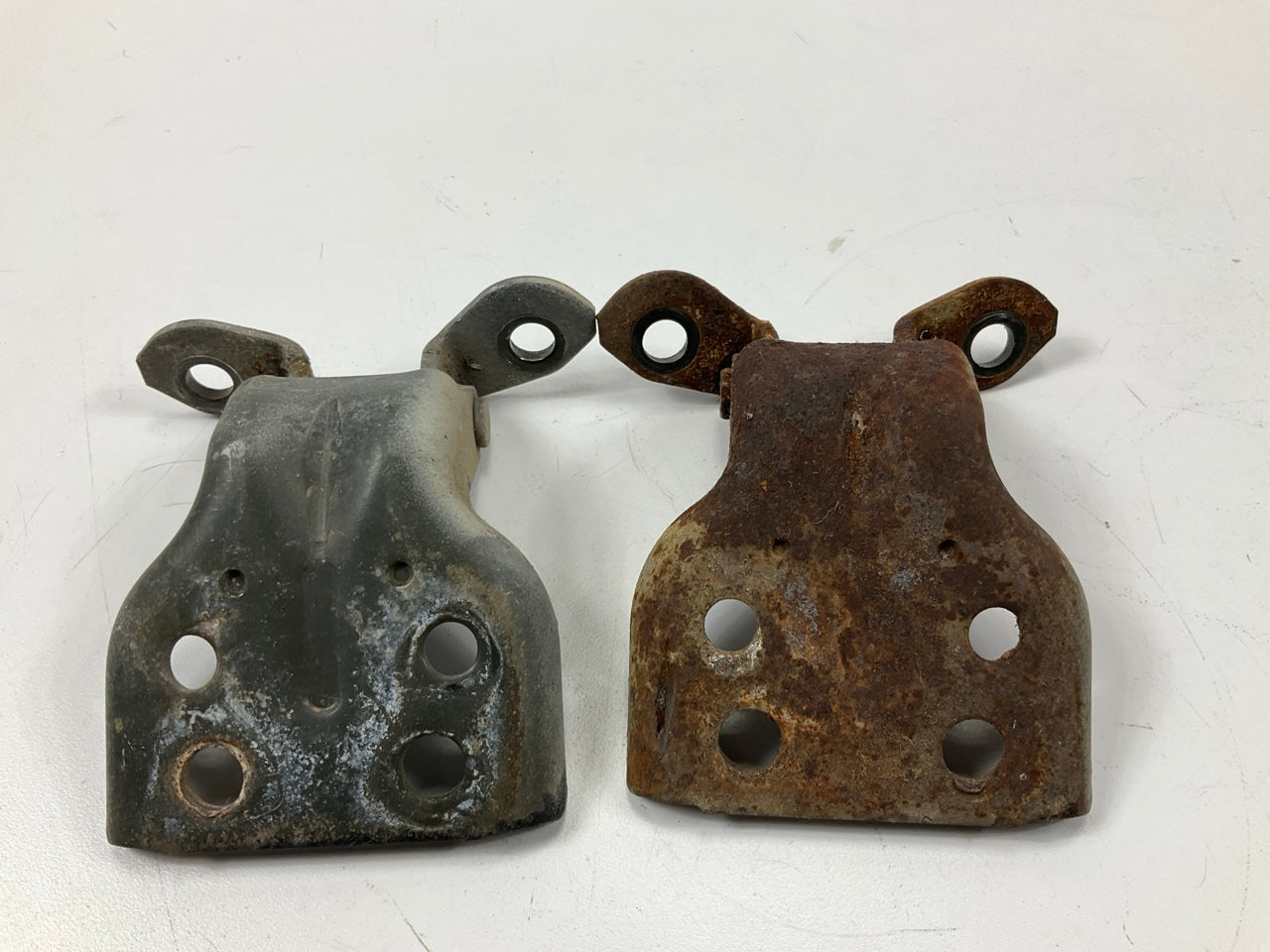 USED - Upper & Lower Door Hinge Set, Left Drivers Side For 1984-89 300zx Z31 2+2