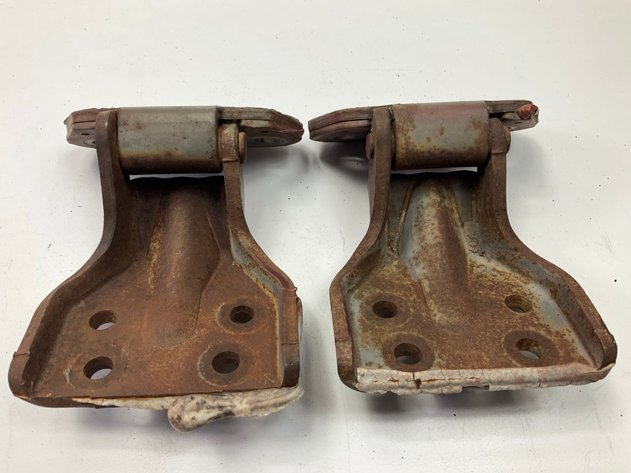 USED - Upper & Lower Door Hinge Set, Right Passengers Side For 1984-89 300zx Z31