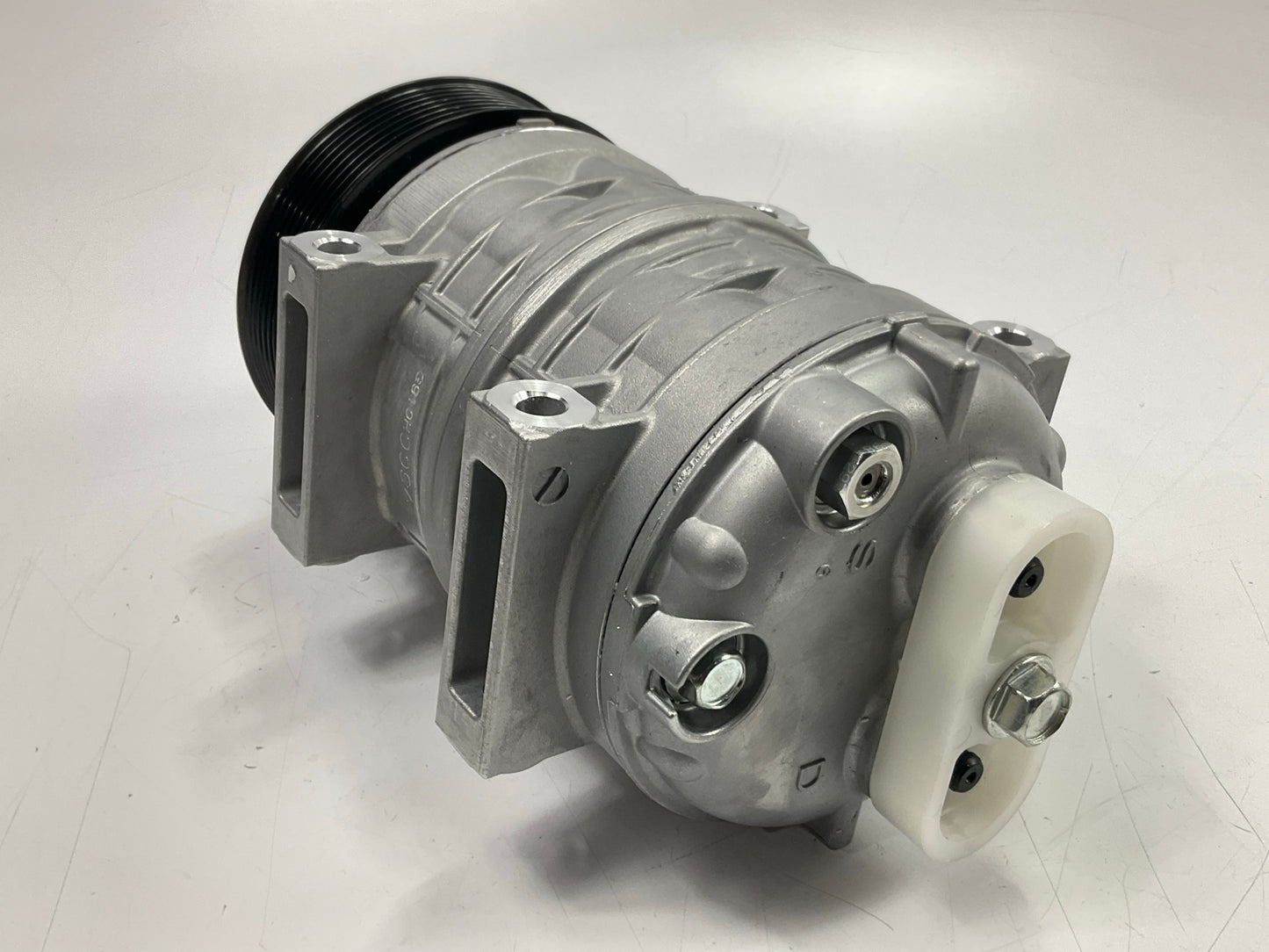 Made In Japan - NEW OEM Valeo Seltec 103-56282 A/C Compressor TM16 QP16