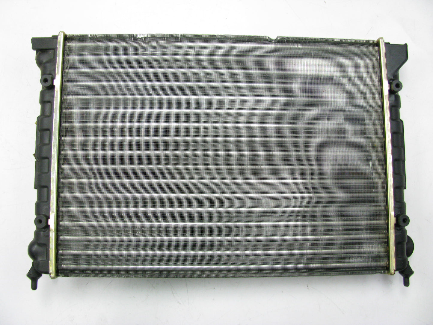 Valeo 883820 Radiator - 1989-1995 VW Corrado 1.8L 2.0L