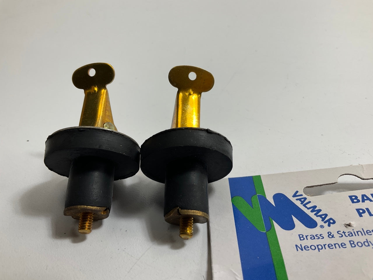 Valmar 32332 Brass Baitwell Plugs, 1/2'', Pair, For 1/2'' Diameter Baitwell Hole