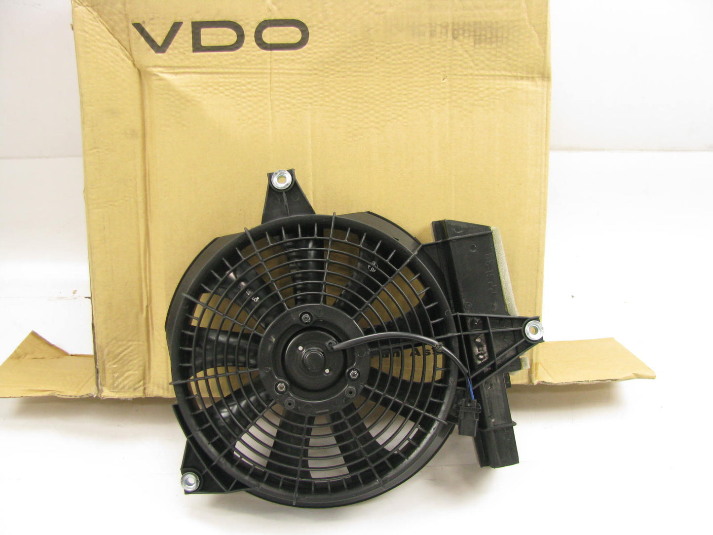 VDO FA70184 A/C Condenser Fan Assembly For 2001-2006 Hyundai Santa Fe 2.4L-L4