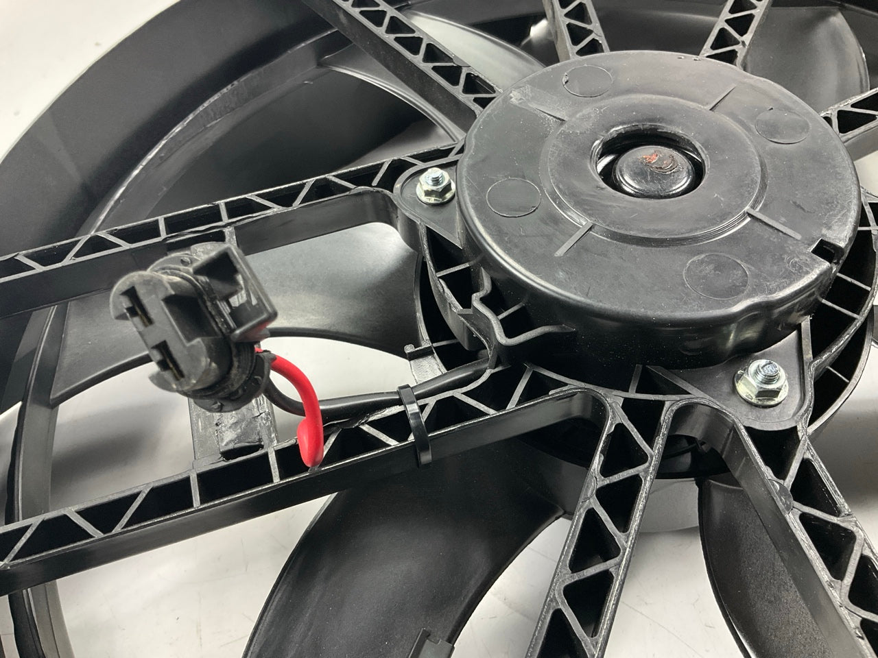 BROKEN MOUNT TAB - VDO FA70426 Engine Cooling Fan Assembly