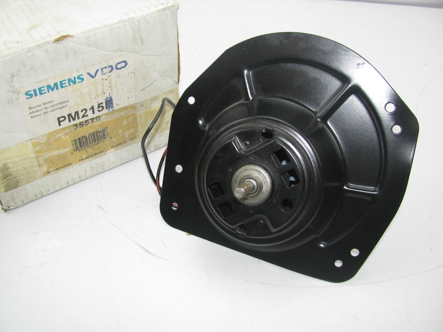 VDO PM215 HVAC Blower Motor Without Wheel - Front