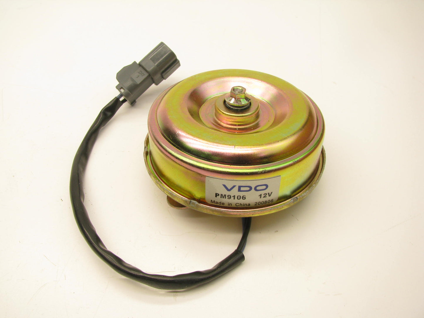 VDO PM9106 A/C Condenser Fan Motor Assembly