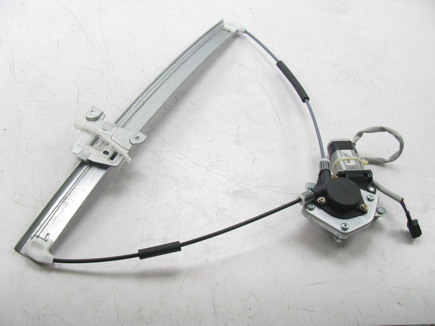 VDO WL48711 Front Right Power Window Regulator & Motor 2001-2006 Mazda Tribute