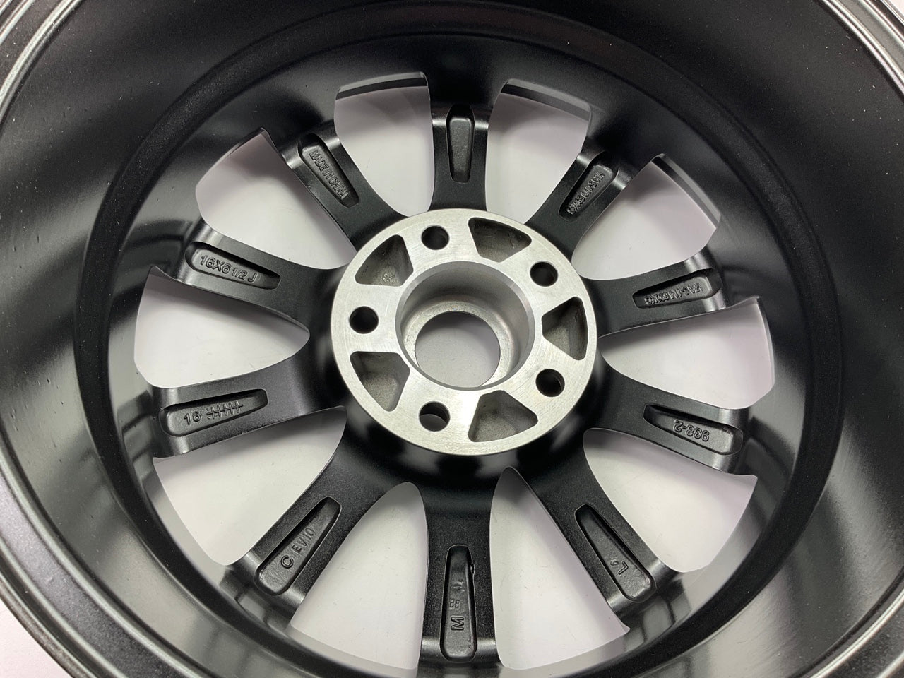 Velox Nirvana Black Metallic Alloy Wheel 16x6.5'', 5x114.3 PCD (5x4.5''), +42mm