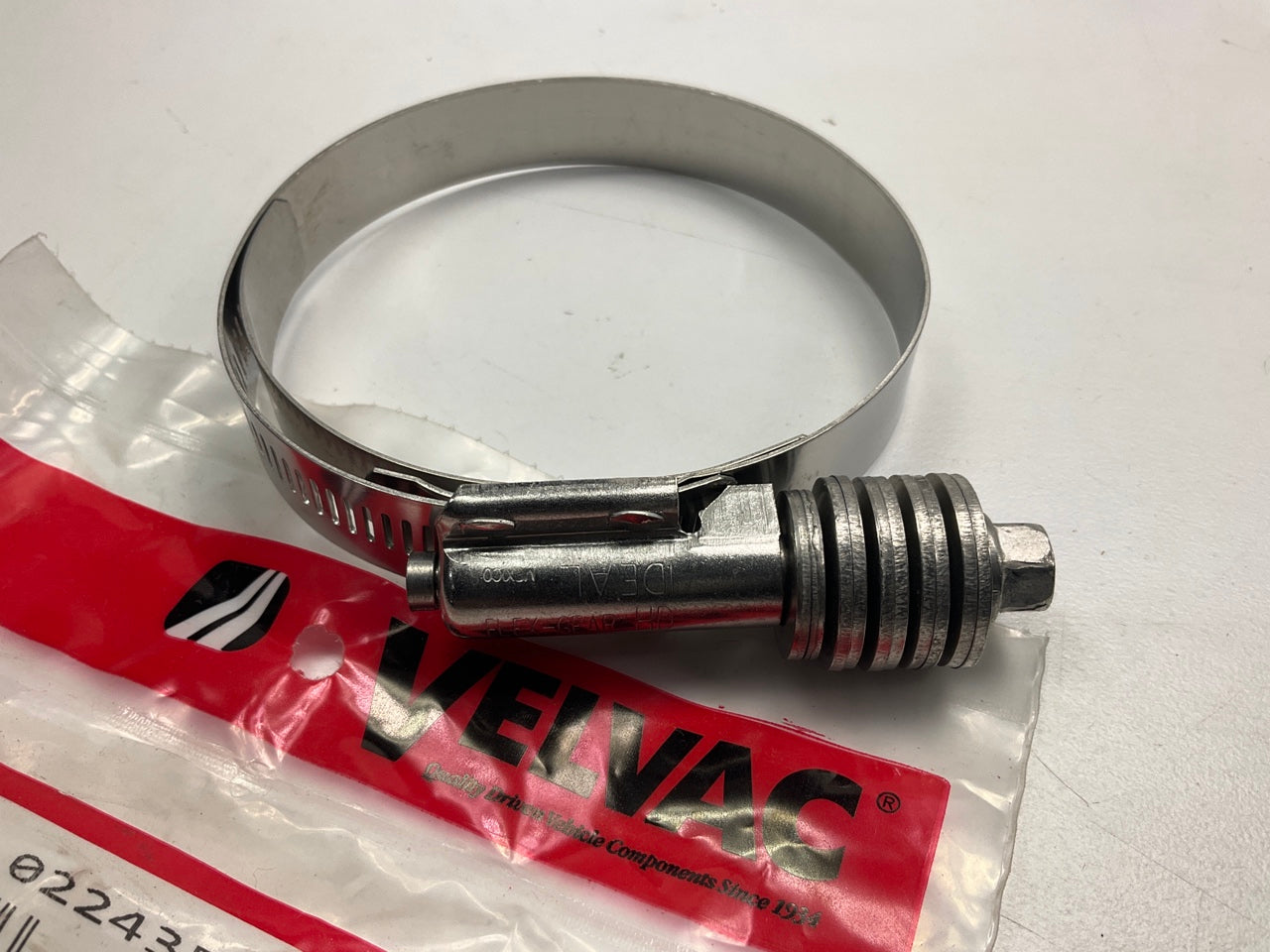 Velvac 022435 Constant Torque Clamp, 2-3/4'' - 3-5/8''