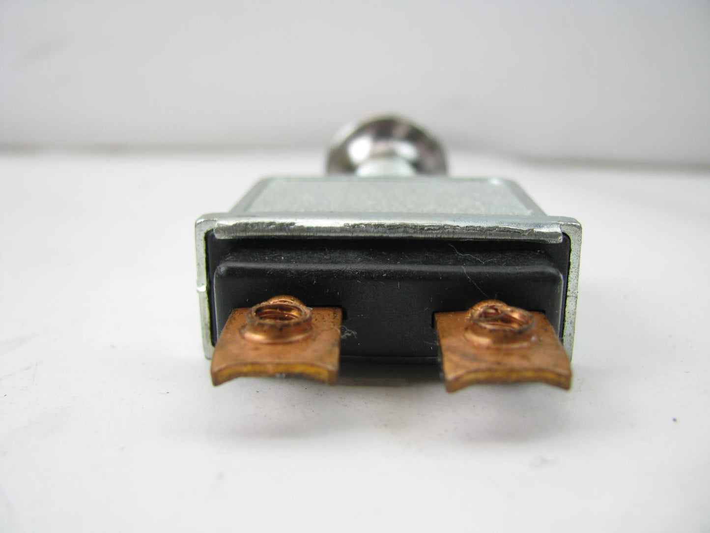 Velvac 090180 Universal Push Pull Switch 6-28V 75 Amp