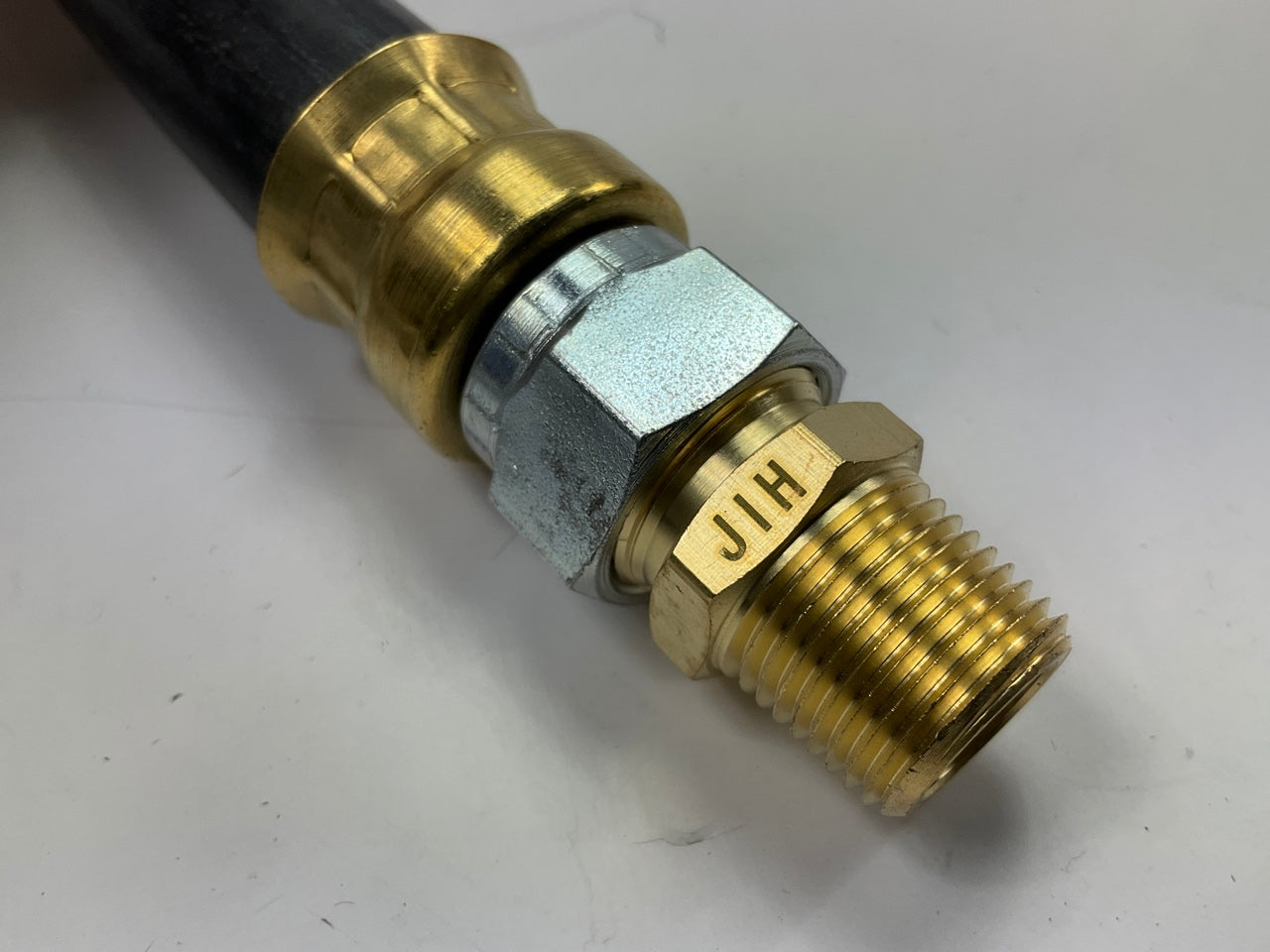 Velvac 148036 Air Brake Hose, 1/2'' X 3/8'' X 36'', One End Fixed, One End Swivel