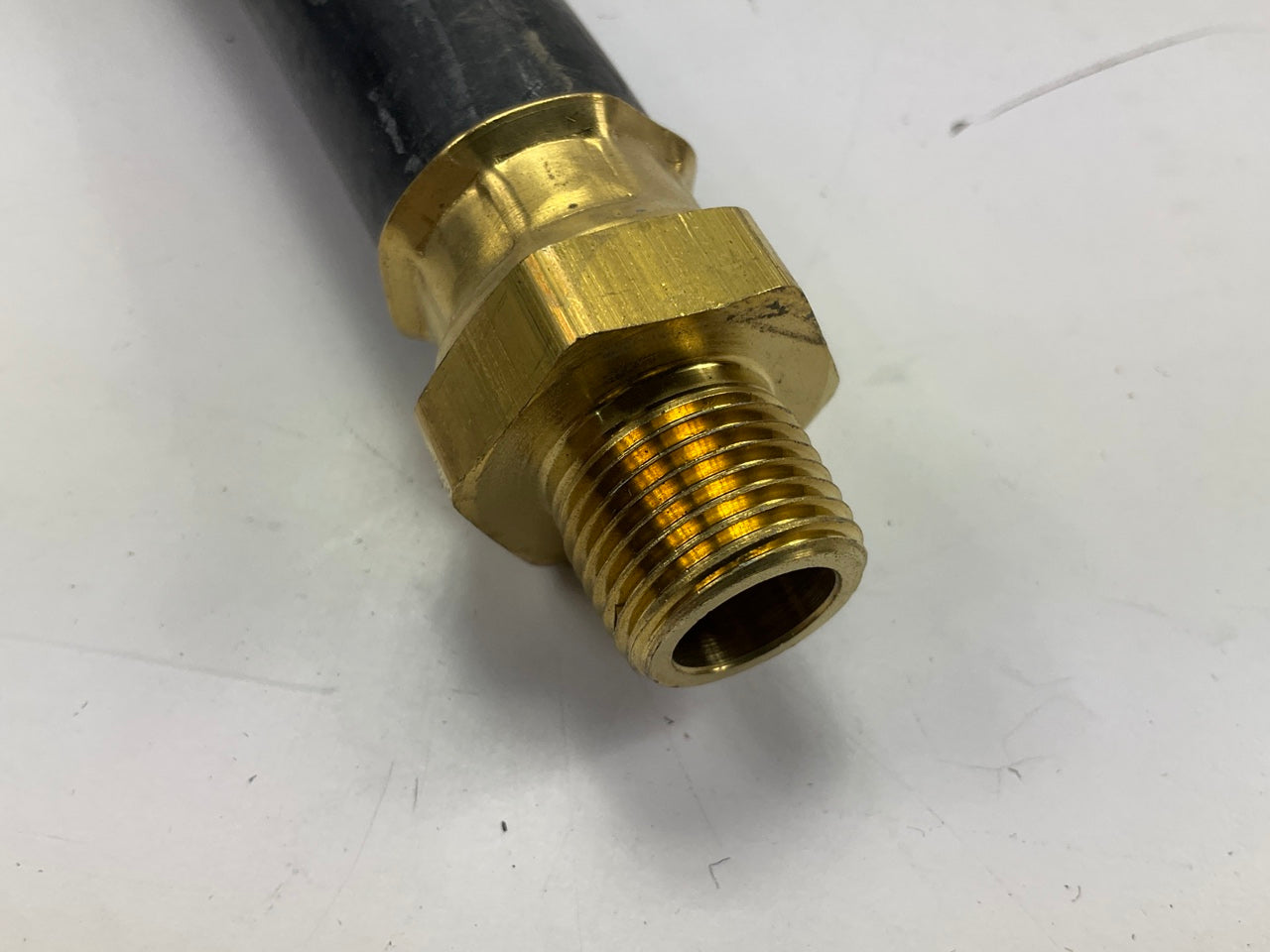Velvac 148036 Air Brake Hose, 1/2'' X 3/8'' X 36'', One End Fixed, One End Swivel