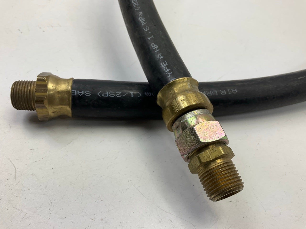 Velvac 148044 Air Brake Hose, 1/2'' X 3/8'' X 44'', One End Fixed, One End Swivel