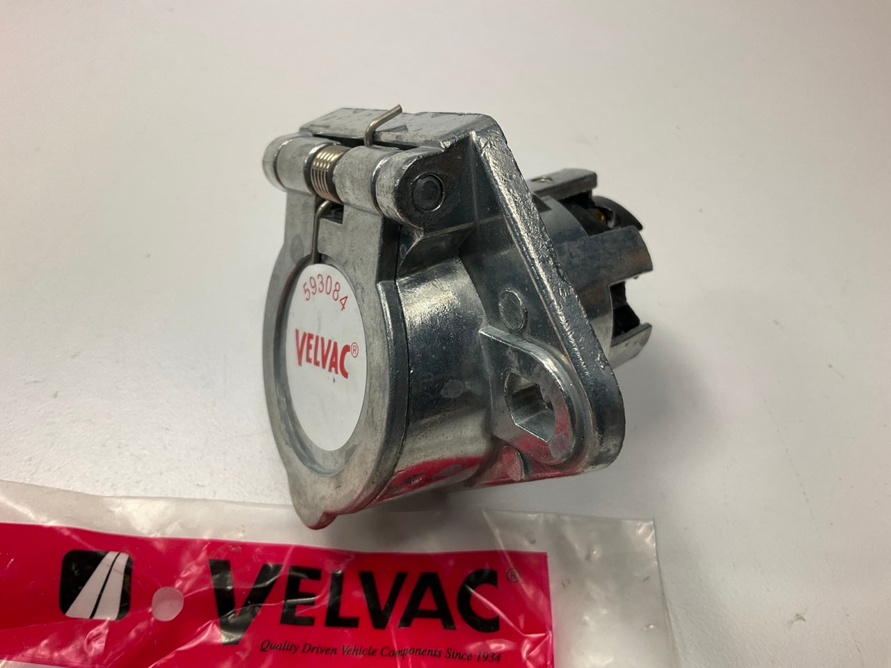 Velvac 593084- 7-Way Wire Insertion Split Pin Female Trailer Socket Plug