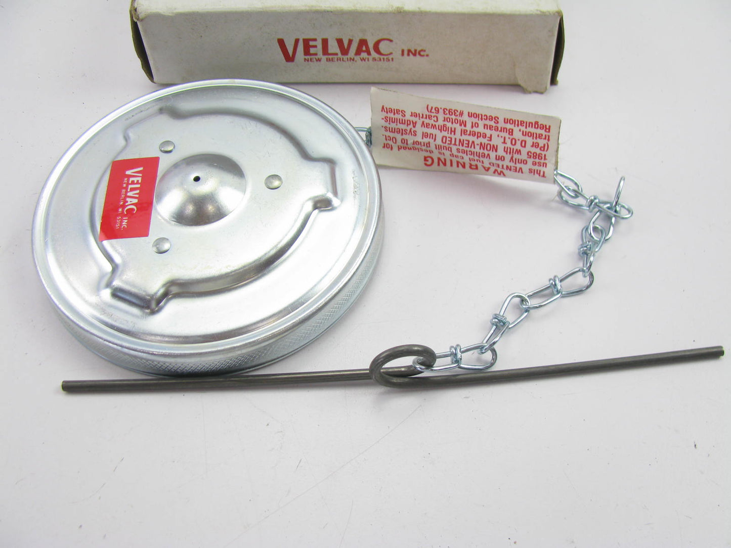 Velvac 601065 Aluminum Non-Locking Saddle Tank Fuel Cap Bayonet Style, 4''