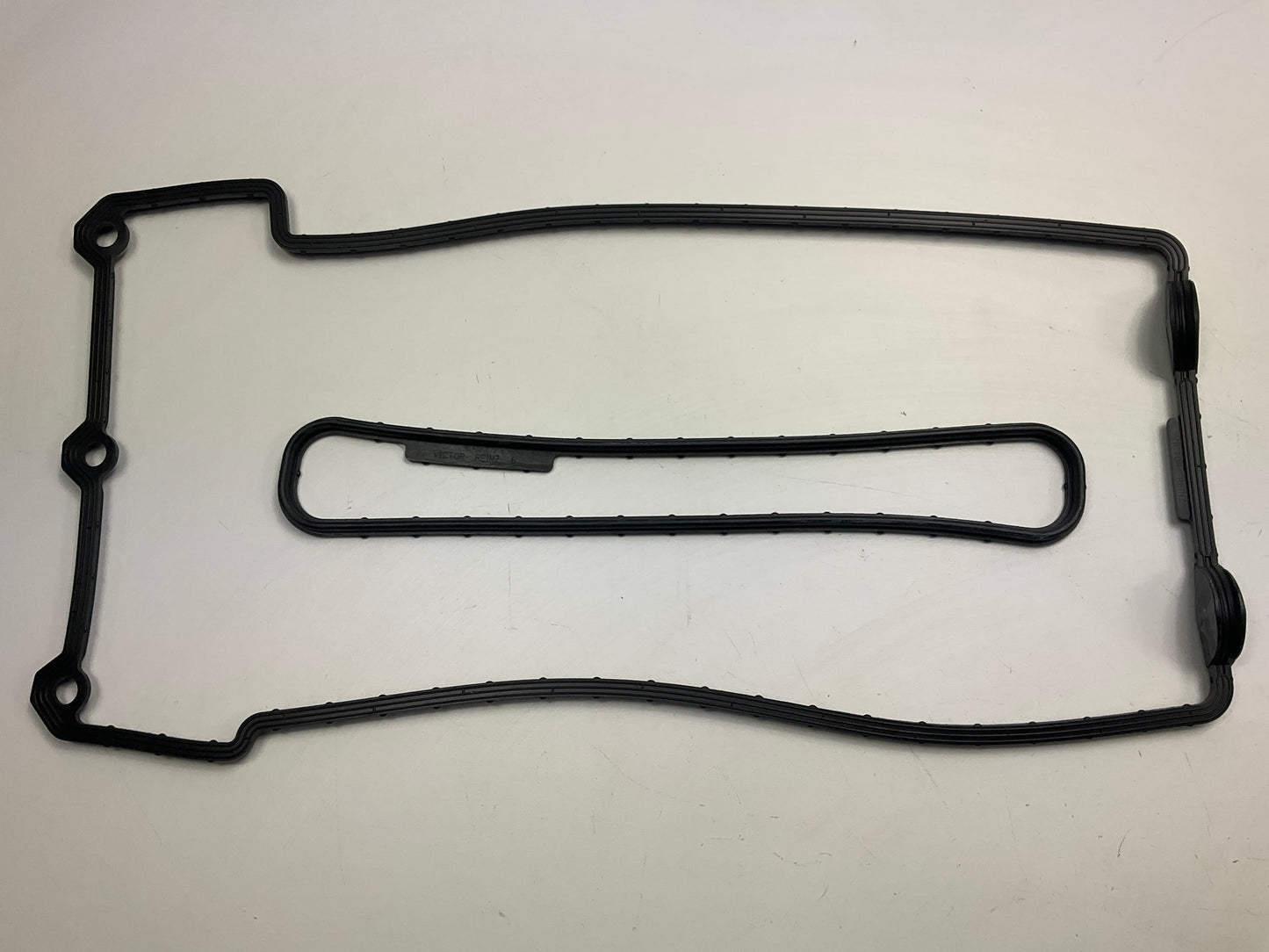 Victor Reinz 15-31821-01 RIGHT BANK Valve Cover Gasket 1993-98 BMW 3.0L 4.0L V8