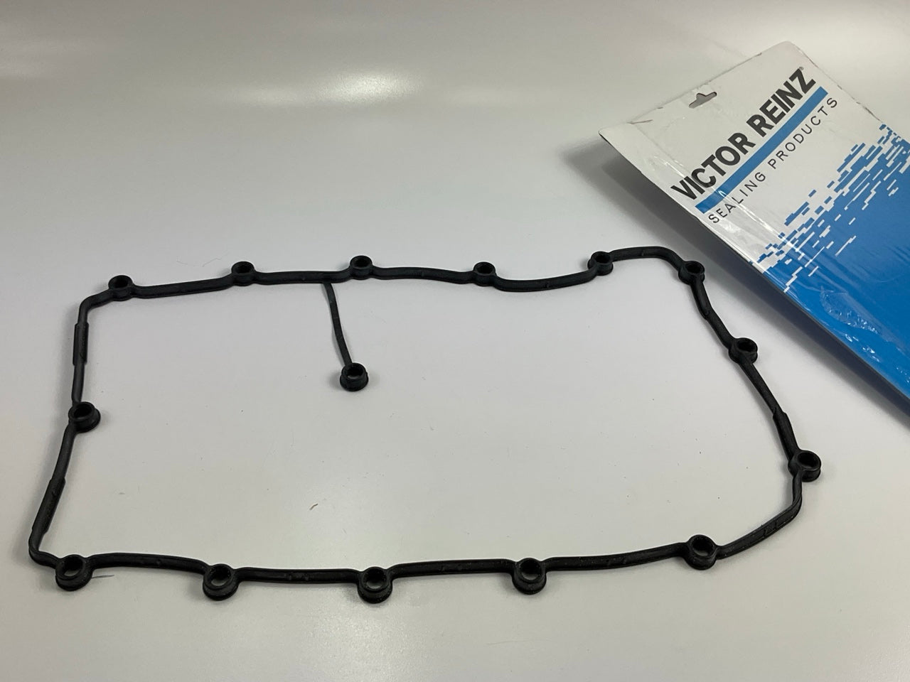 Victor Reinz 71-36053-00 RIGHT Valve Cover Gasket (For Cylinders 1 To 4 Only)