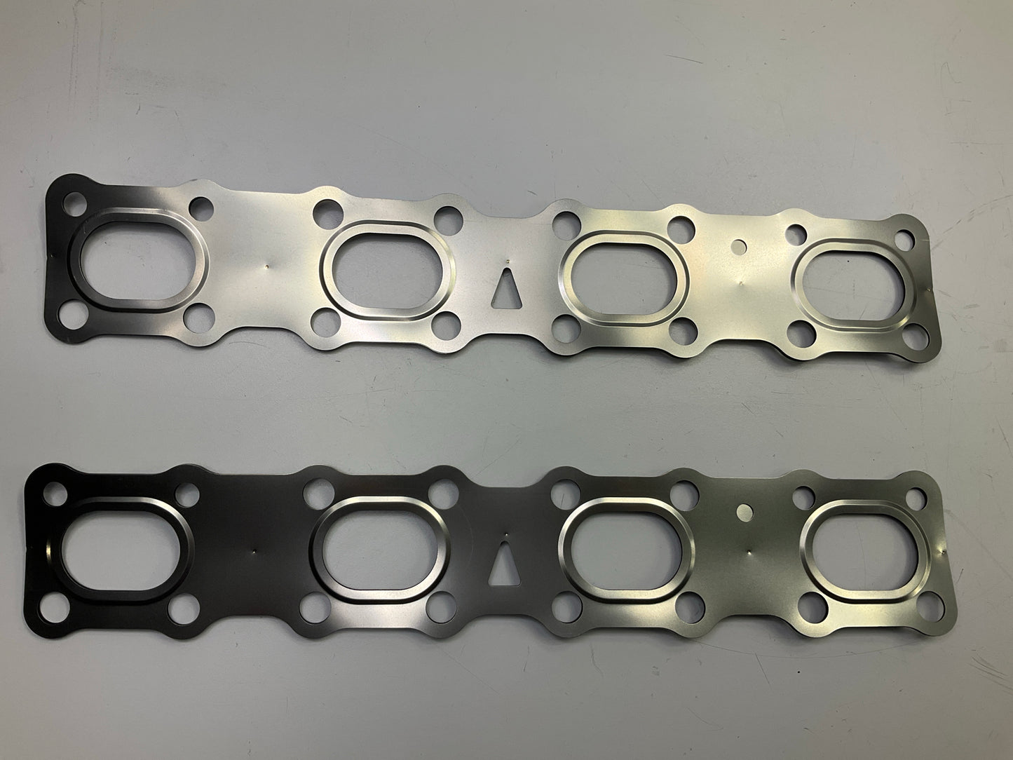 Victor Reinz MS19526 Exhaust Manifold Gasket Set For 2004-2014 Nissan 5.6L-V8