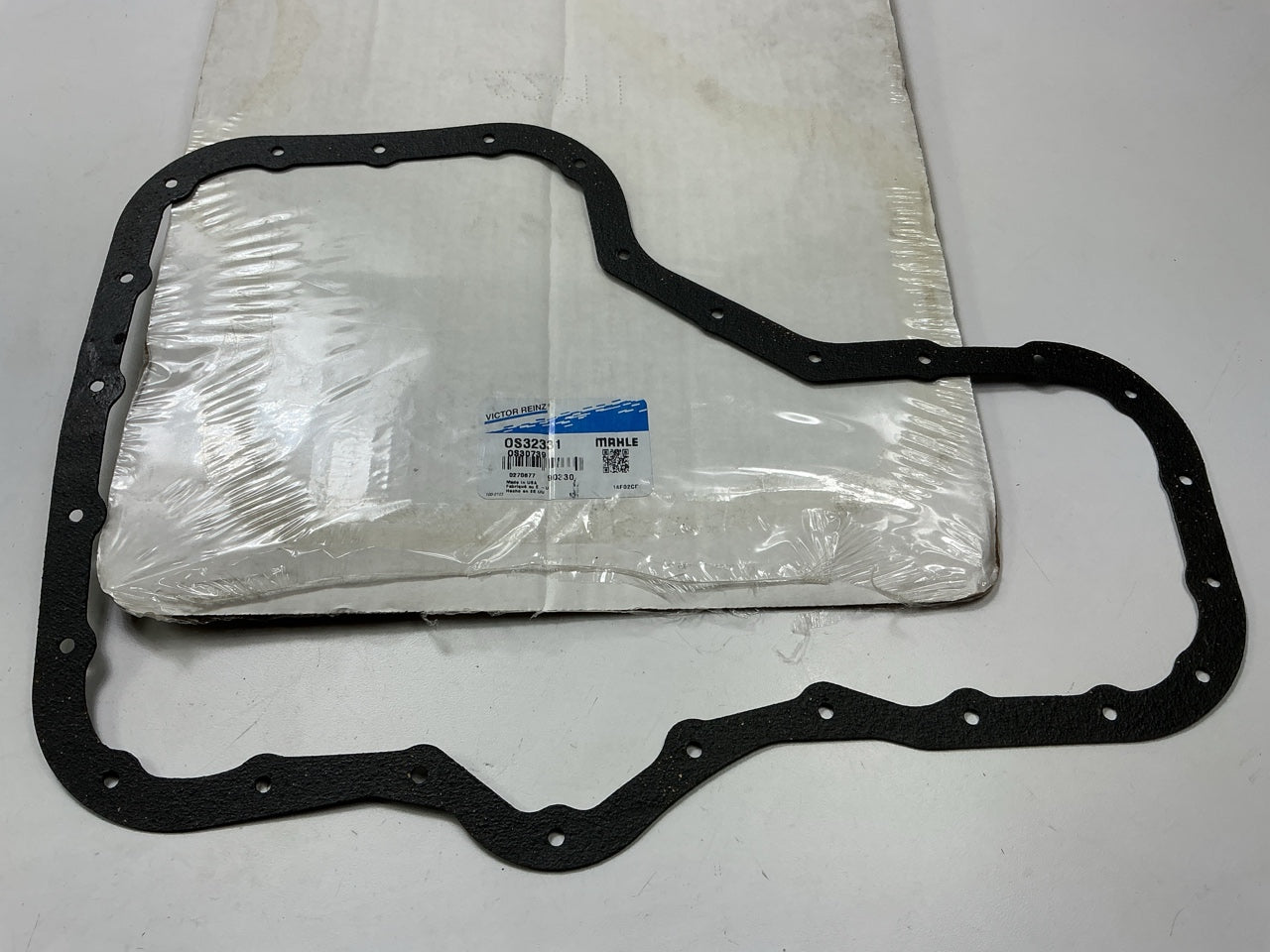 Victor Reinz OS32331 Engine Oil Pan Gasket For 2000-2007 Toyota 4.7L-V8