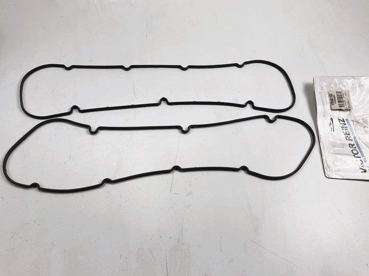Victor Reinz VS50182 Valve Cover Gasket Set 1991-00 GMC Chevrolet 7.4L V8 OHV