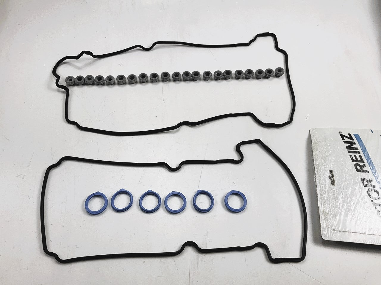 Victor Reinz VS50336 Valve Cover Gasket Set For 2001-2004 Ford Mazda 3.0L-V6
