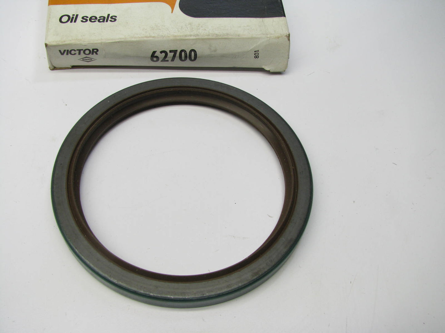 Victor 62700 Wheel Seal - 5.756'' OD X 4.750'' ID X 0.500'' Wide 413753C91