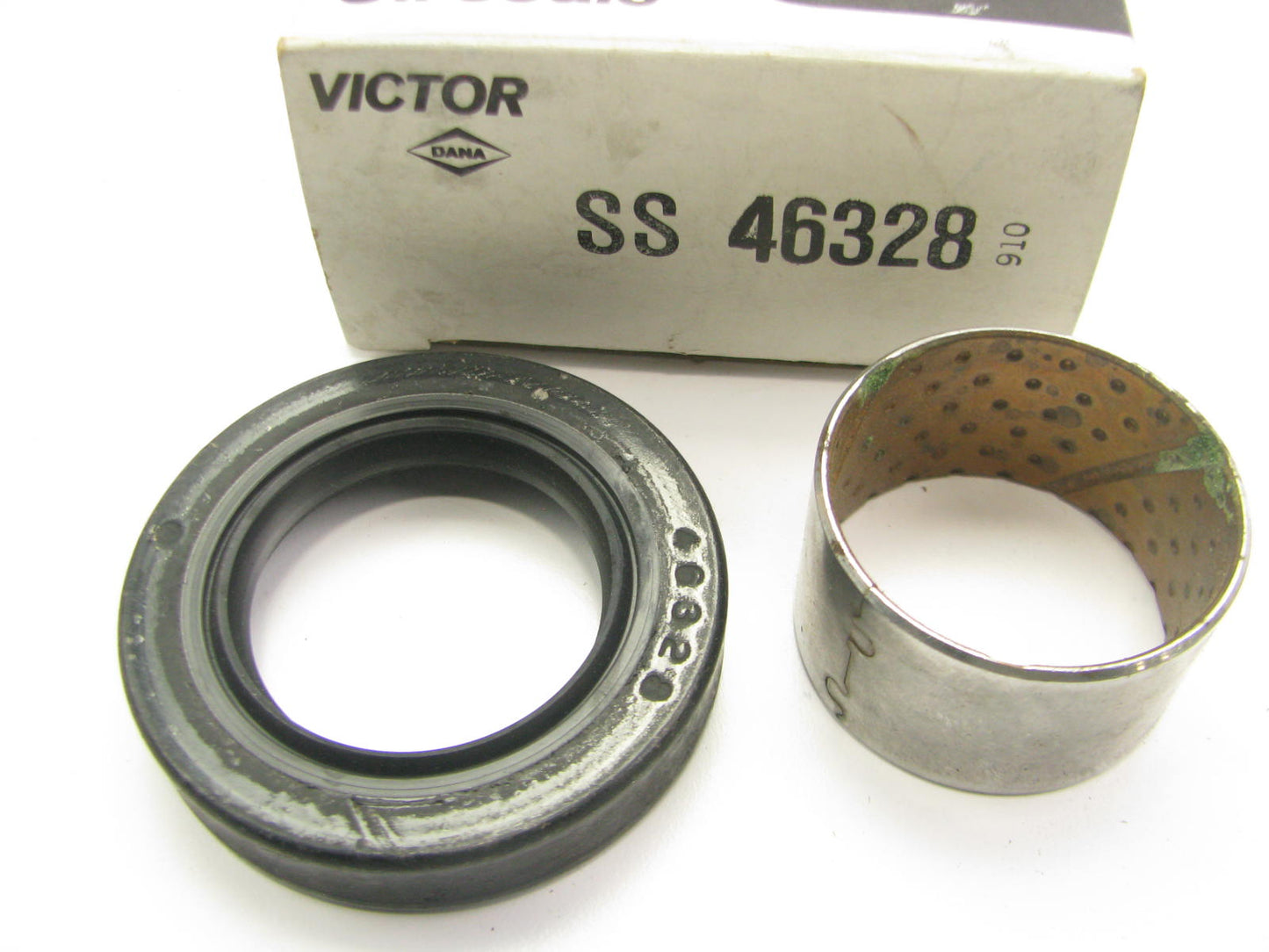 Victor SS46328 Manual Transmission Output Shaft Seal & Sleeve