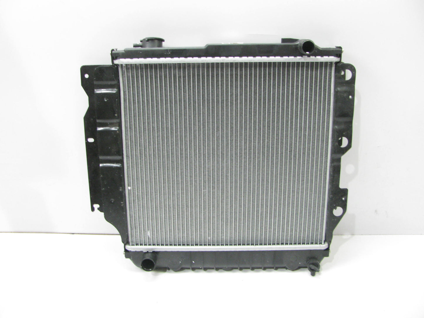 Vision 2102 Radiator For 1997-2006 Wrangler 4.0L-L6 AUTOMATIC TRANSMISSION