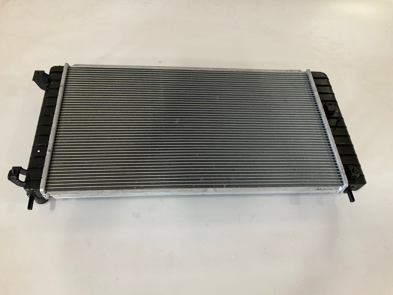 Vision 2727 Radiator For 2004-2006 Chevrolet Malibu 2005-2006 Pontiac G6 3.5L-V6