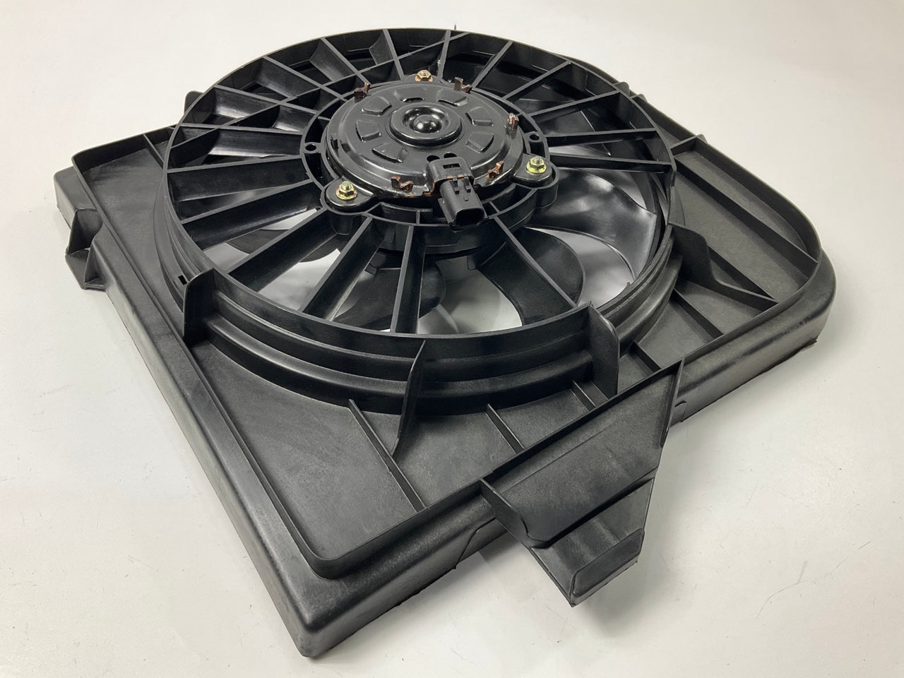 Vista Pro 2010160 A/C Condenser Cooling Fan, RIGHT PASSENGERS SIDE